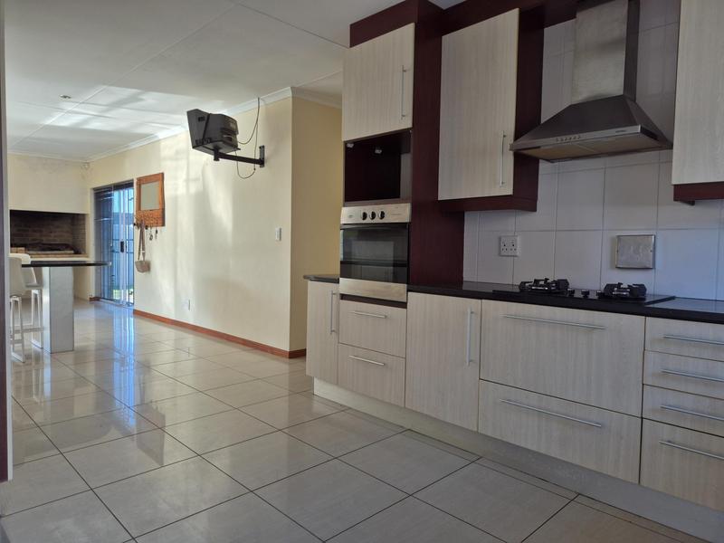 3 Bedroom Property for Sale in Franskraal Western Cape